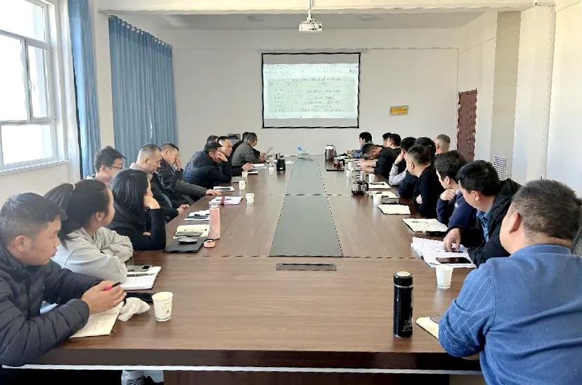 球王会平台集团牧业生产单元组织召开有关文件及会议精神学习会议