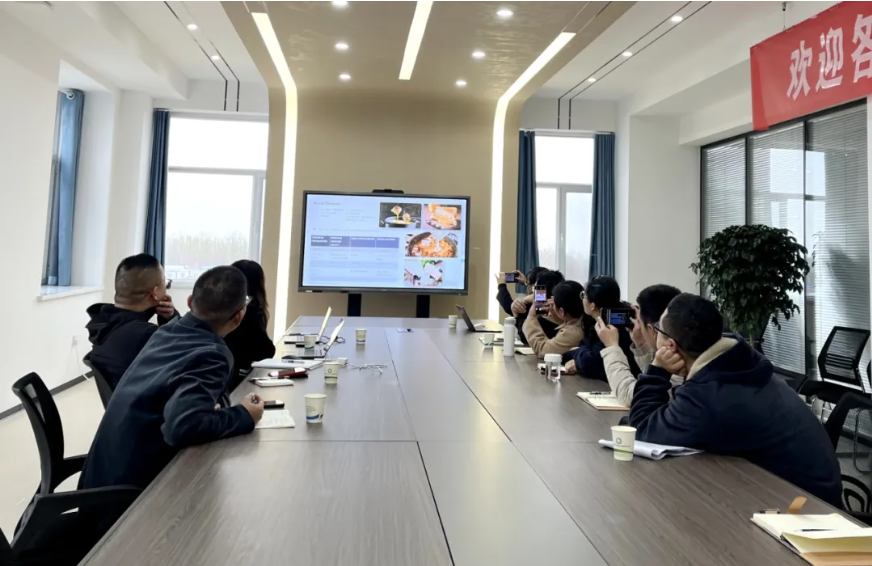 意大利SACCO公司专家到球王会平台集团传祁甘味乳业交流洽谈