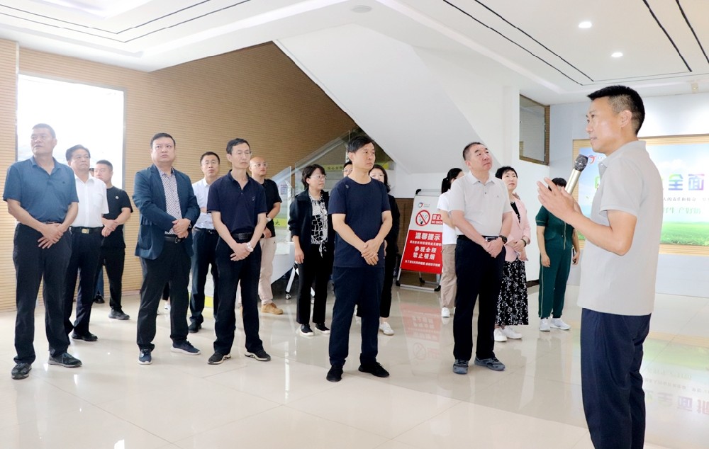 陇东陇南民族团结进步提升区联创共建观摩团到甘肃球王会平台牧业观摩交流