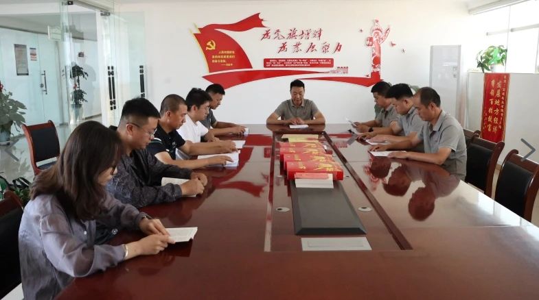 球王会平台“红色冷链先锋车队”：小货车承载大集团