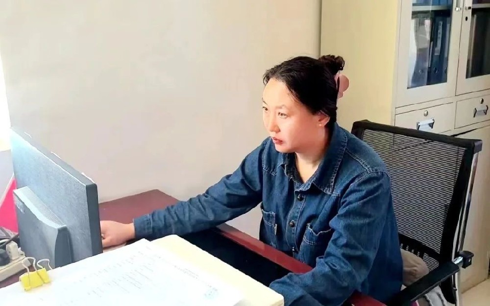 牧场的早春